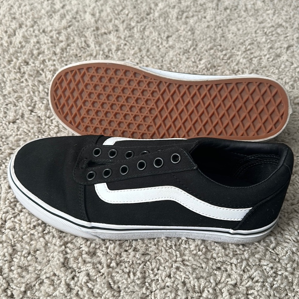 Women’s Vans 8.5, excellent condition.
